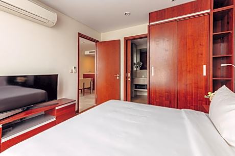 Two-Bedroom Signature