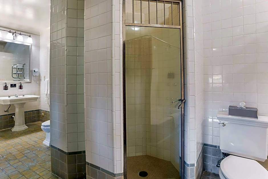 Traditions Hotel & Spa Johnson City - Binghamton, an Ascend Collection Hotel