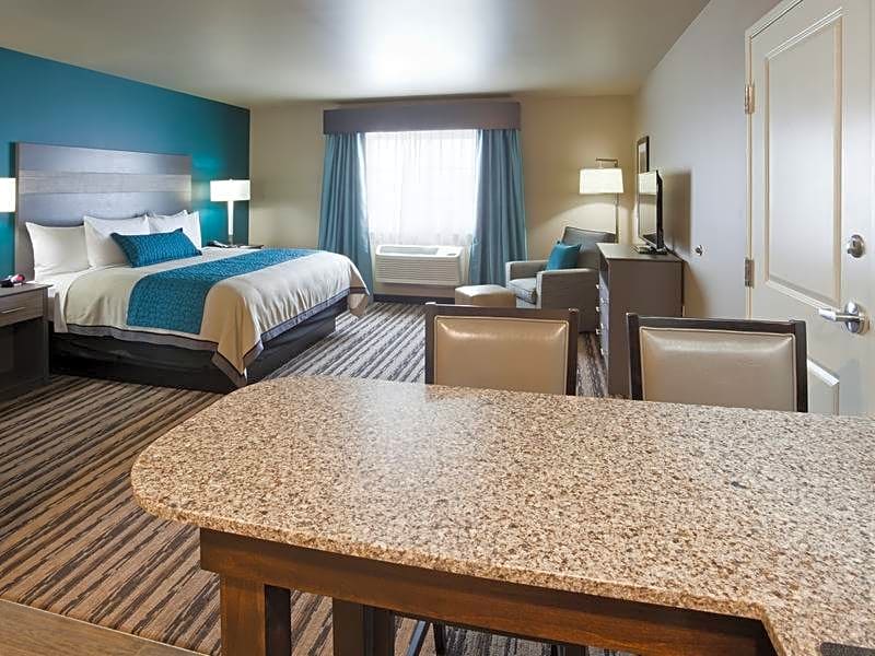 GrandStay Hotel & Suites Valley City