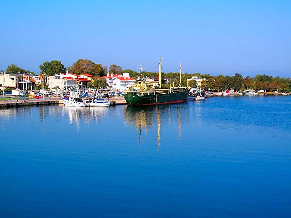 TETYK Keramoti Hotel Apartments