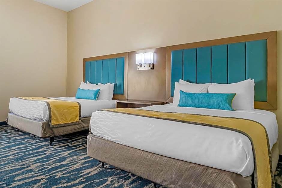 Photo 1 of 5 of 2 Queen Beds, Accessible, Bathtub