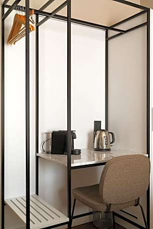Queen Room with balcony