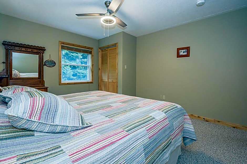 Waterfront W Sauna, Hot Tub & Boat Slip