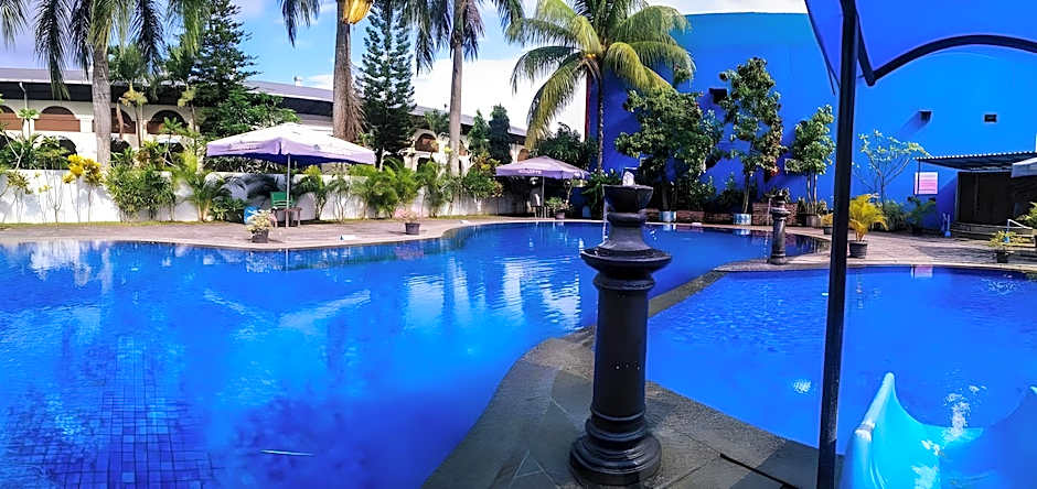 Mahkota Hotel Genteng