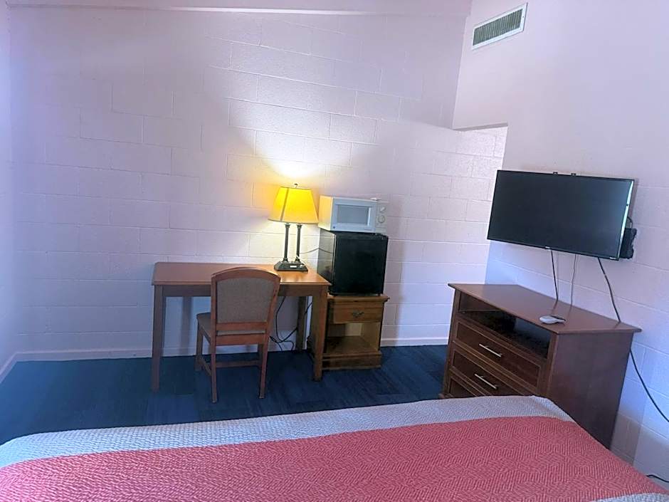 Holiday Host Motel & RV Park