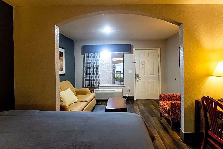 Magnolia Inn and Suites