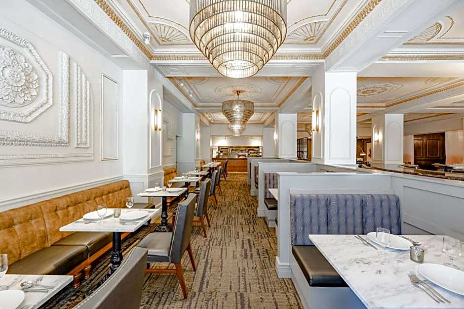 Hotel Fort Des Moines, Curio Collection by Hilton