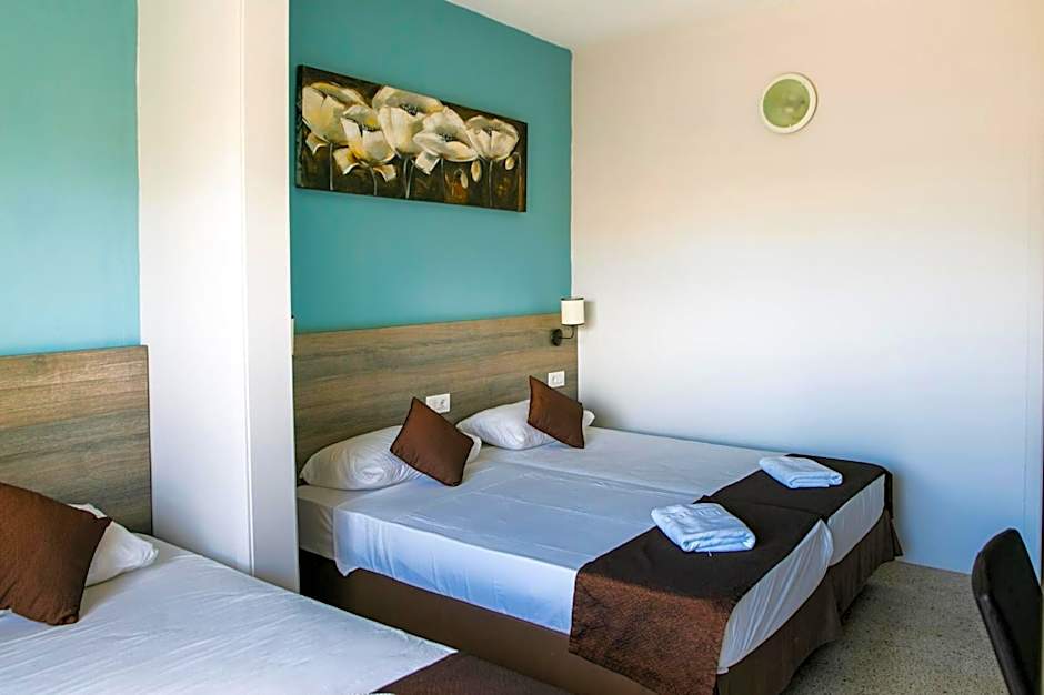 Photo 1 of 5 of Quadruple Room
