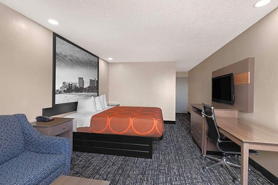 Super 8 by Wyndham Biloxi at the Beach