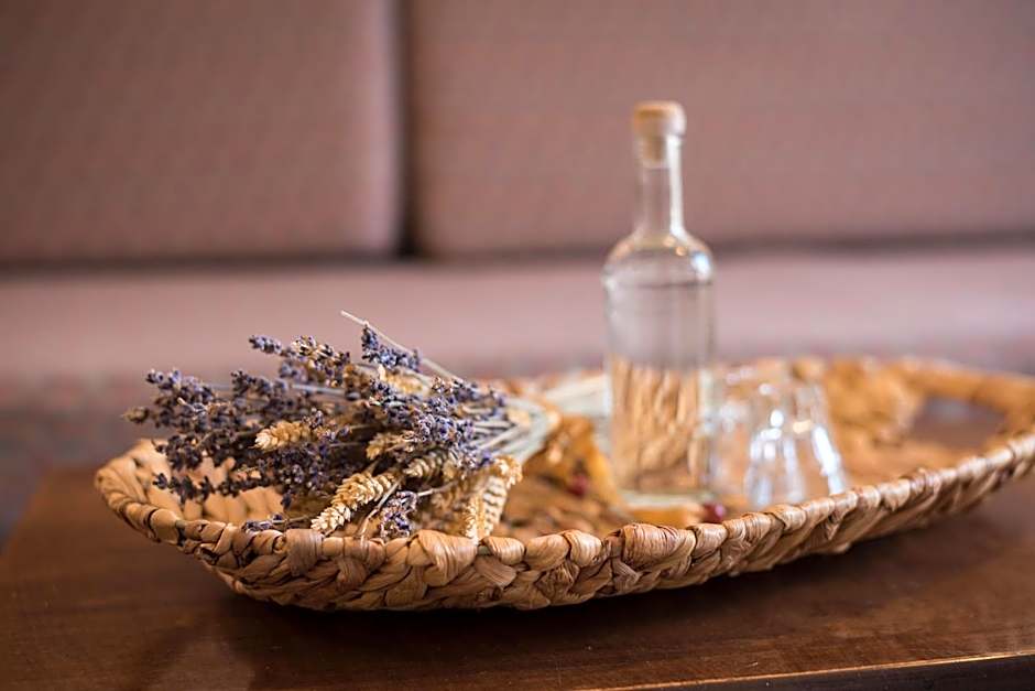 Mistrali Suites & Apartments