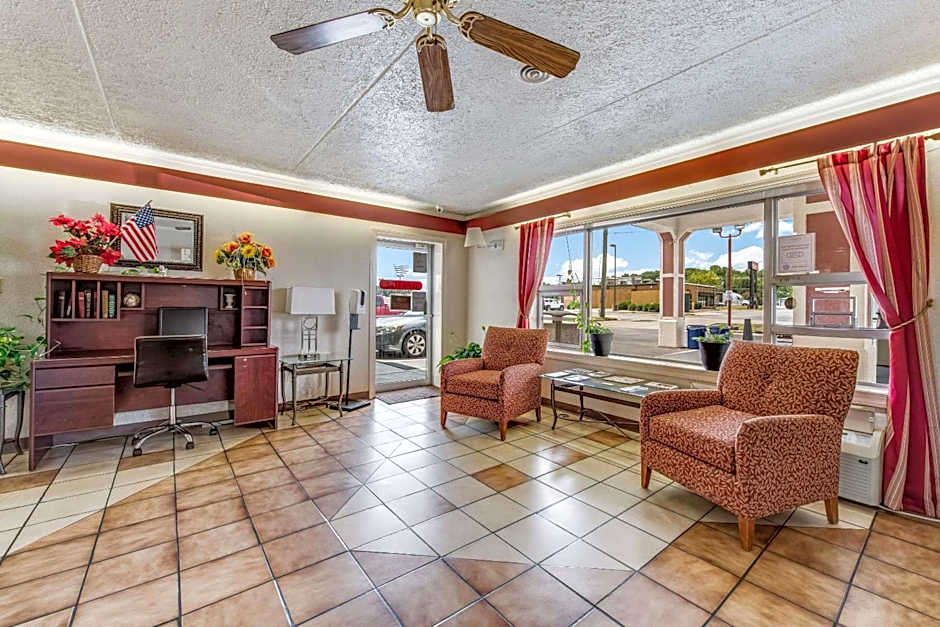 Photo 1 of 22 of Econo Lodge Eden