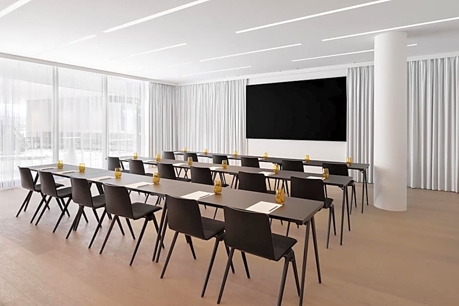 The Passenger, a Tribute Portfolio Hotel