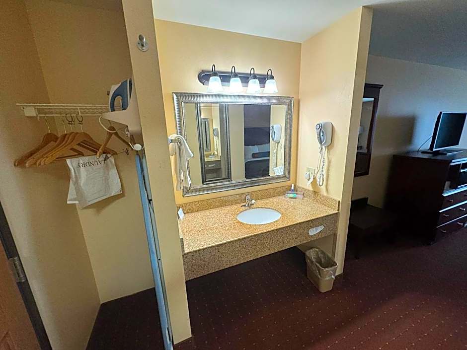 Americas Best Value Inn St. Robert