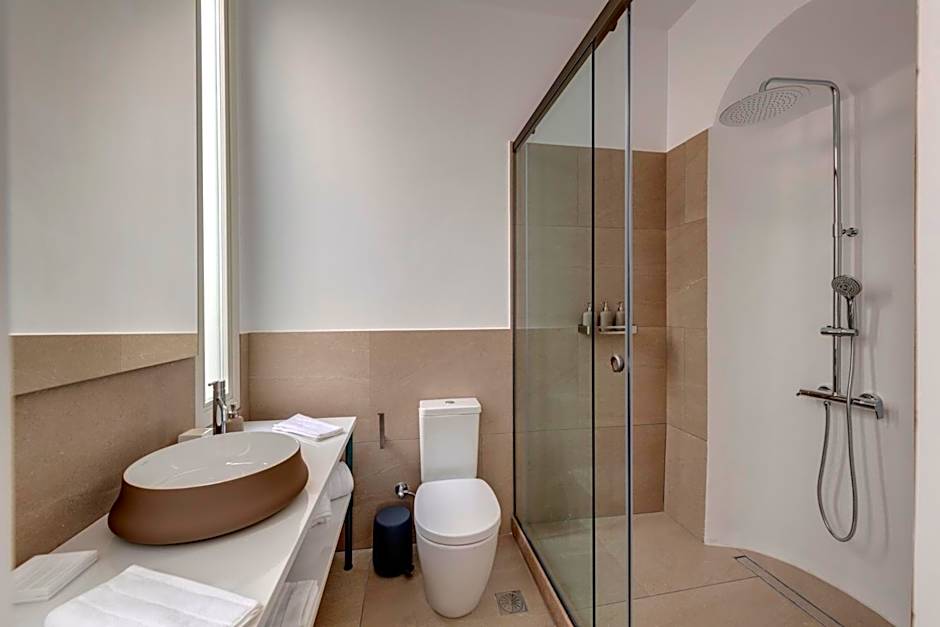 Skylight - 1873 Seafront Luxury Suites on the Harbor, City Center