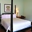 Prytania Oaks Hotel