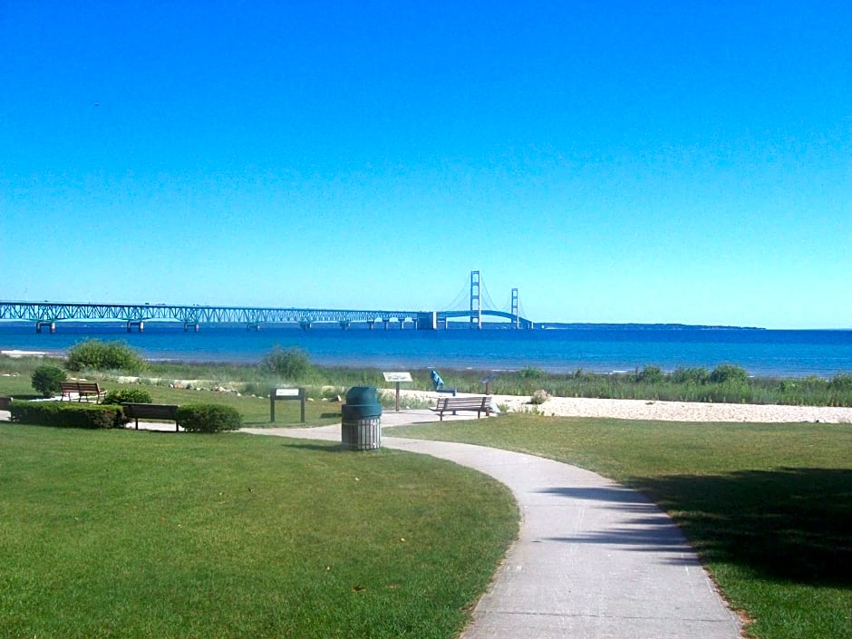 Bayside Hotel Of Mackinac