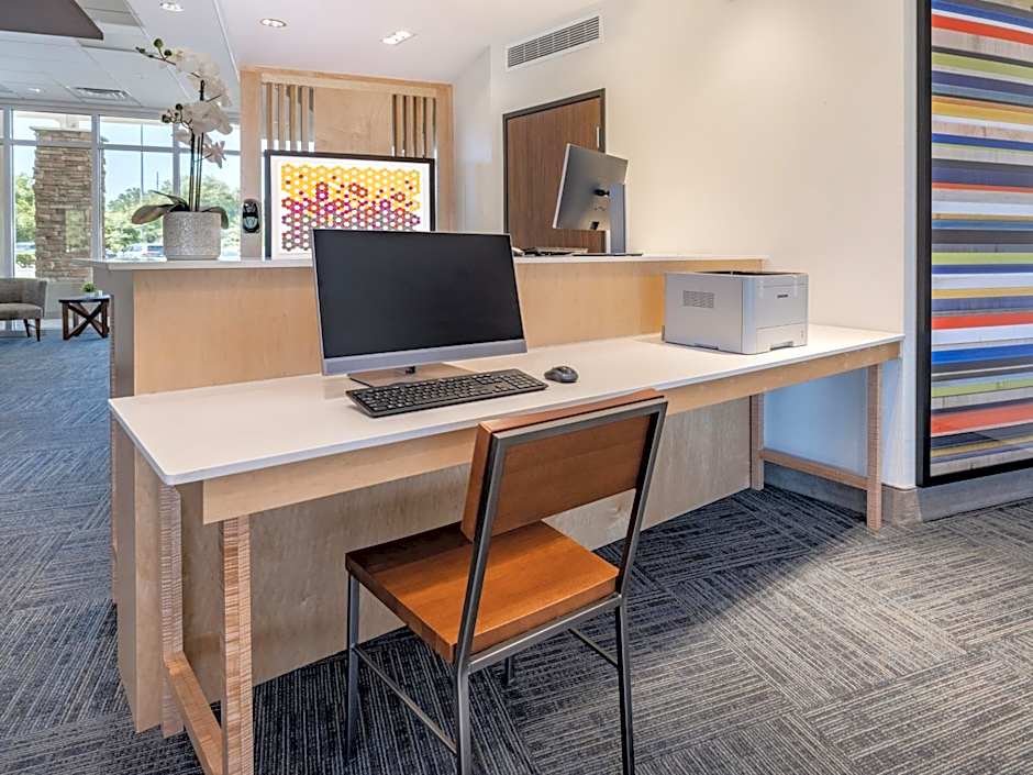 Holiday Inn Express And Suites Ruskin By IHG