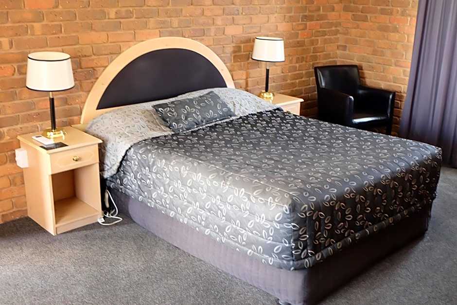 Charles sturt motor inn