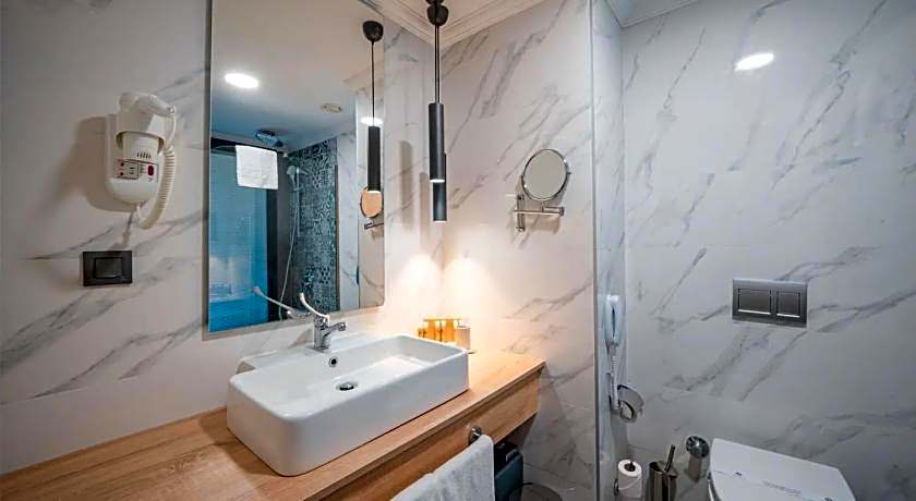 Maia Luxury Beach Hotel