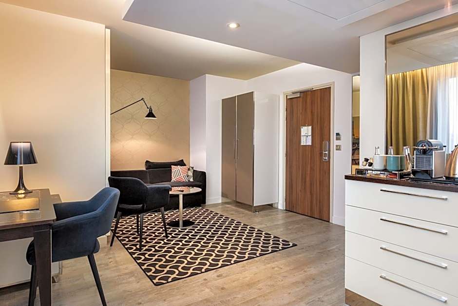 AC Hotel by Marriott Paris Porte Maillot