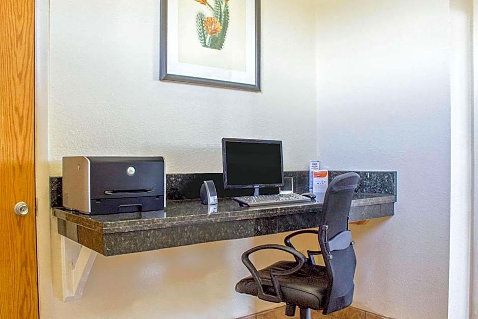 Quality Inn Benson I-10 Exit 304