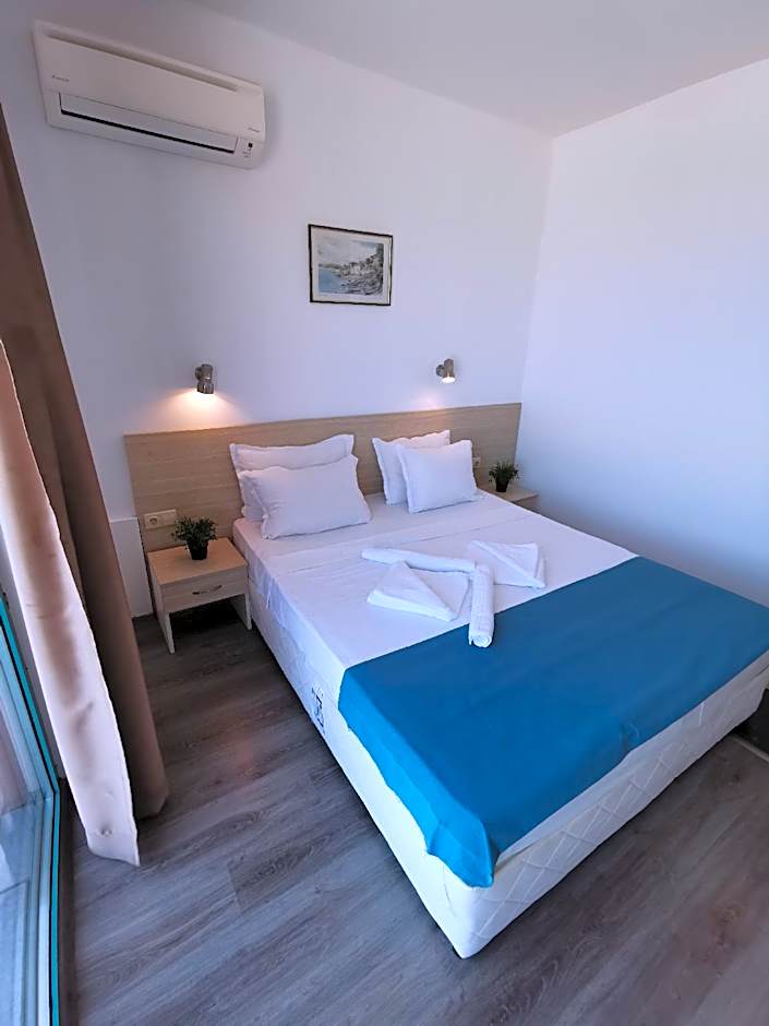 Largo Beach Hotel
