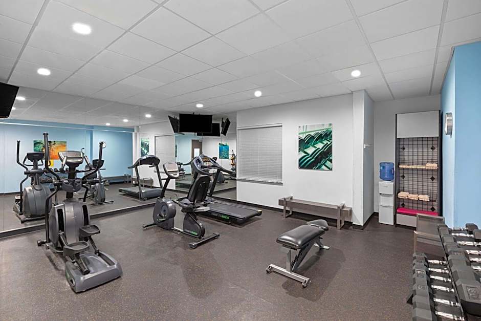 Days Inn & Suites by Wyndham Lubbock Medical Center