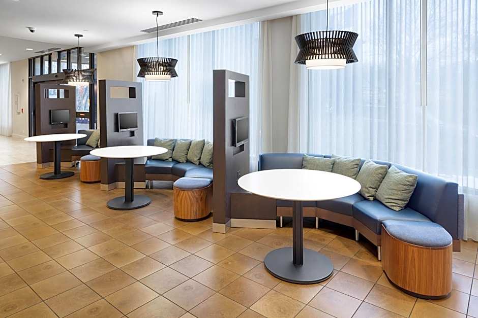 Courtyard by Marriott Shelton