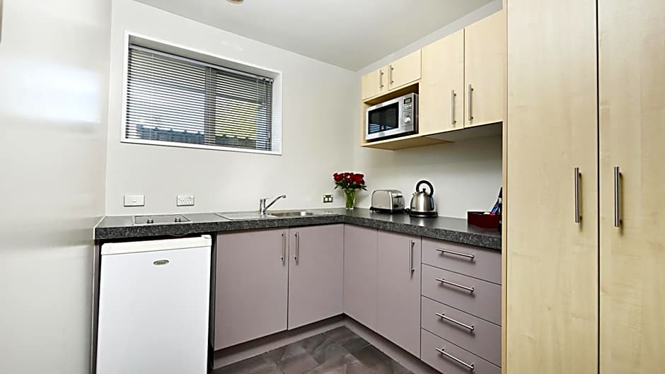 Arthur's Court Motor Lodge