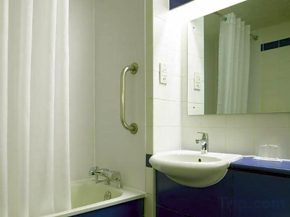 Travelodge Birmingham Fort Dunlop