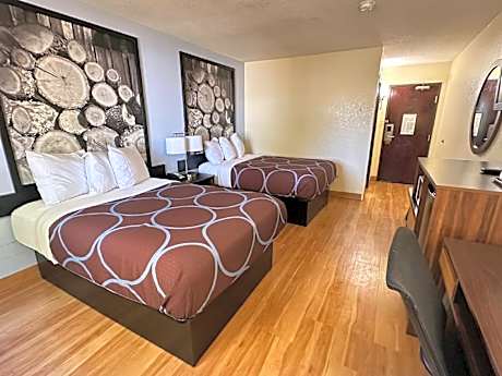 2 Double Beds Smoking