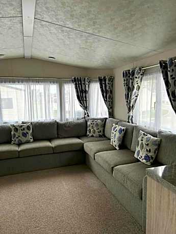 23 kingfisher court luxury 3 bedroom caravan