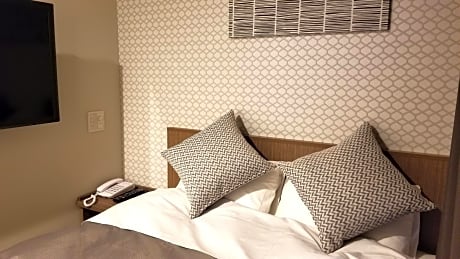 Single Room - Non-Smoking