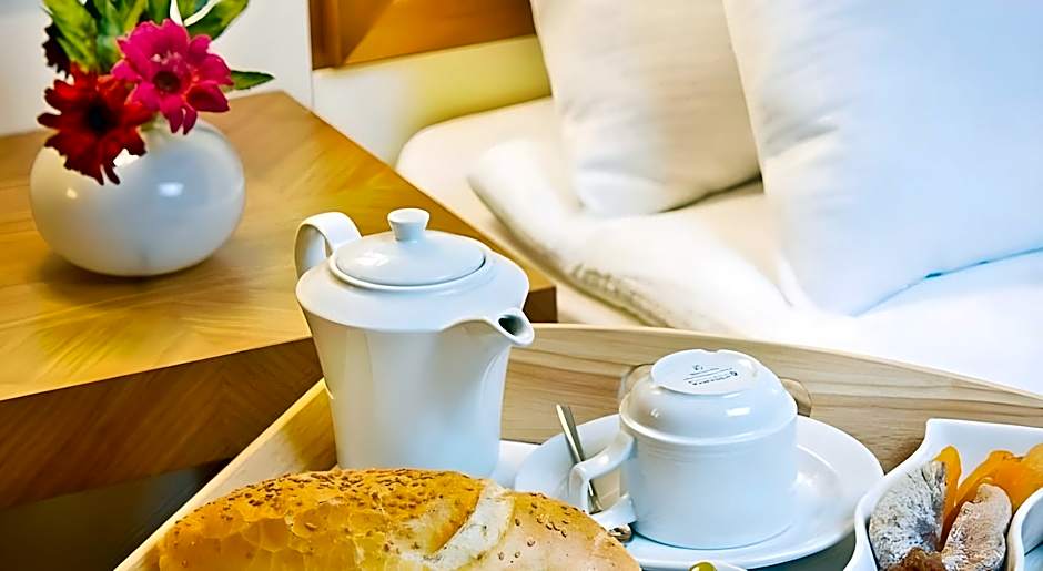 Tugcu Hotel Select