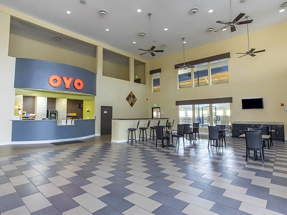 OYO Hotel Knoxville TN Cedar Bluff I-40