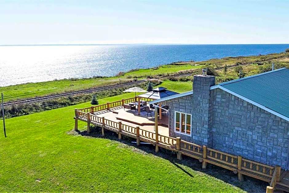 The Simeon - Upscale Bay Views by Doorbed