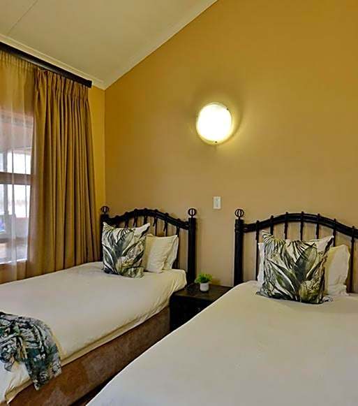 Monateng Safari Lodge