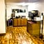 Econo Lodge Inn & Suites