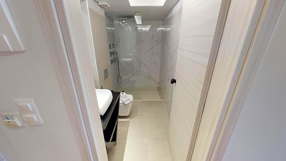 Porto Enetiko Suites