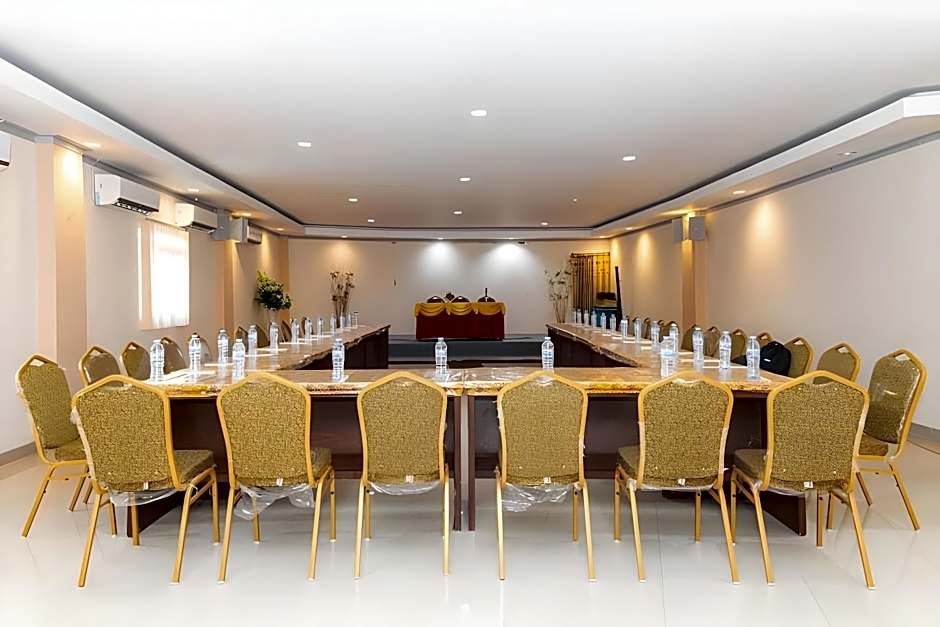 RedDoorz Plus @ Paal 2 Manado