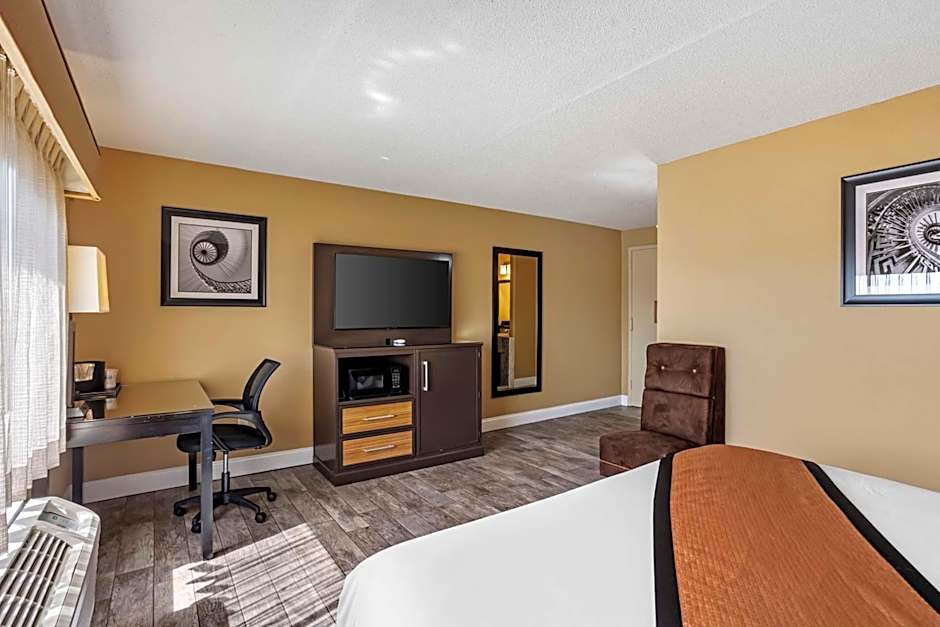 Best Western Plus Newark Airport West