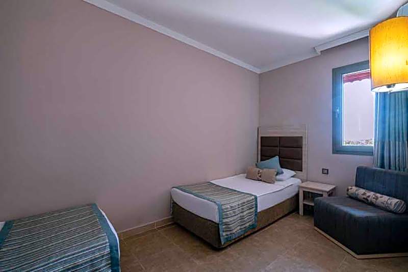 Palmeras Beach Hotel