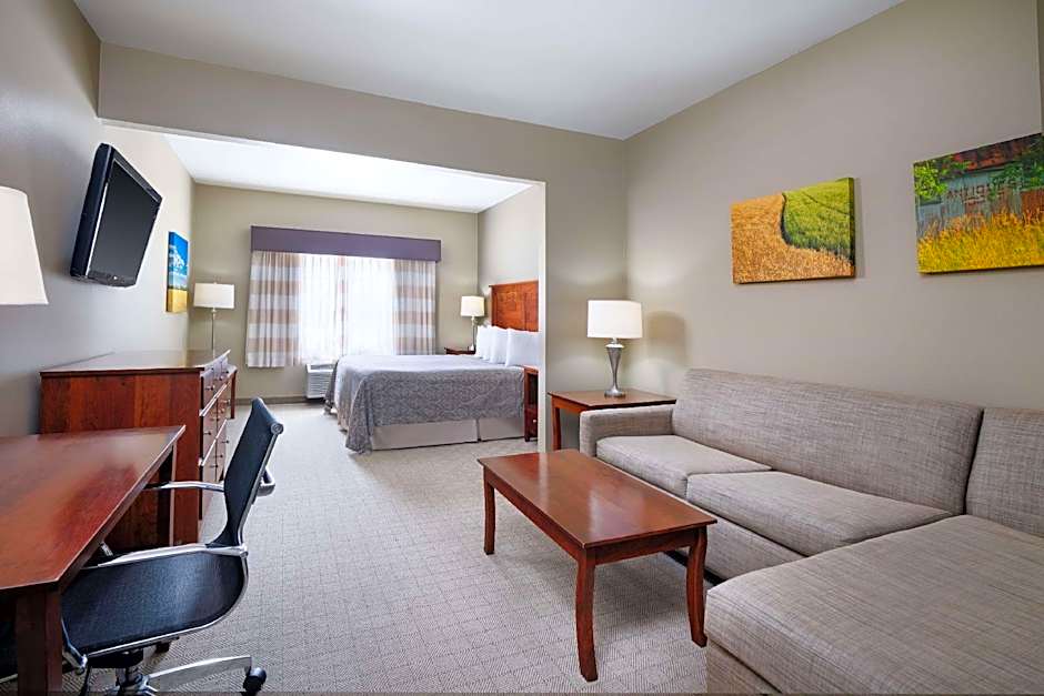 Green Mill Village Hotel & Suites, BW Signature Collection
