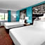 Super 8 by Wyndham McHenry/Fox Lake Area