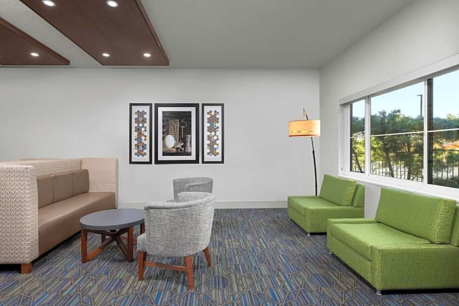 Holiday Inn Express Hotel & Suites Marina By IHG