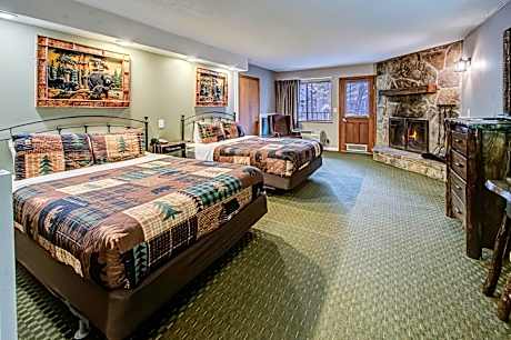 Deluxe Queen Room with Two Queen Beds