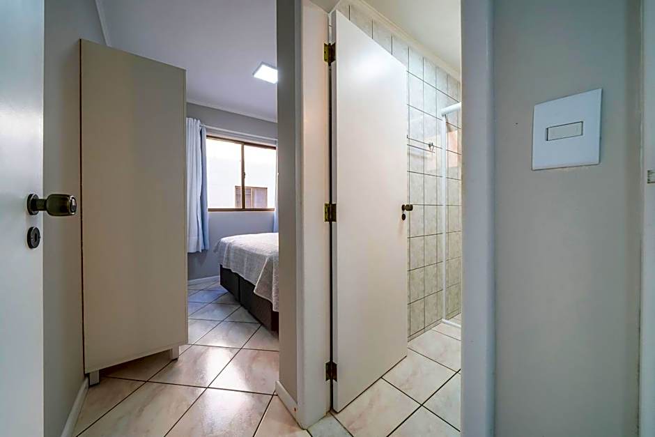 A02 - Estrela do Mar 403 A - Centro de Bombinhas - 30m do mar - Ótima localização