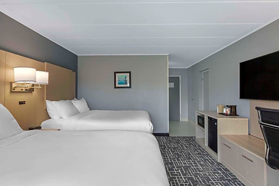Comfort Inn Hyannis - Cape Cod