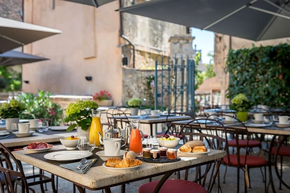 Hotel Aux Vieux Remparts, The Originals Relais (Relais du Silence)