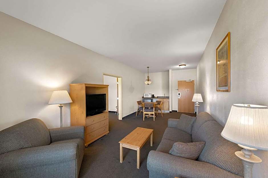 Rodeway Inn & Suites